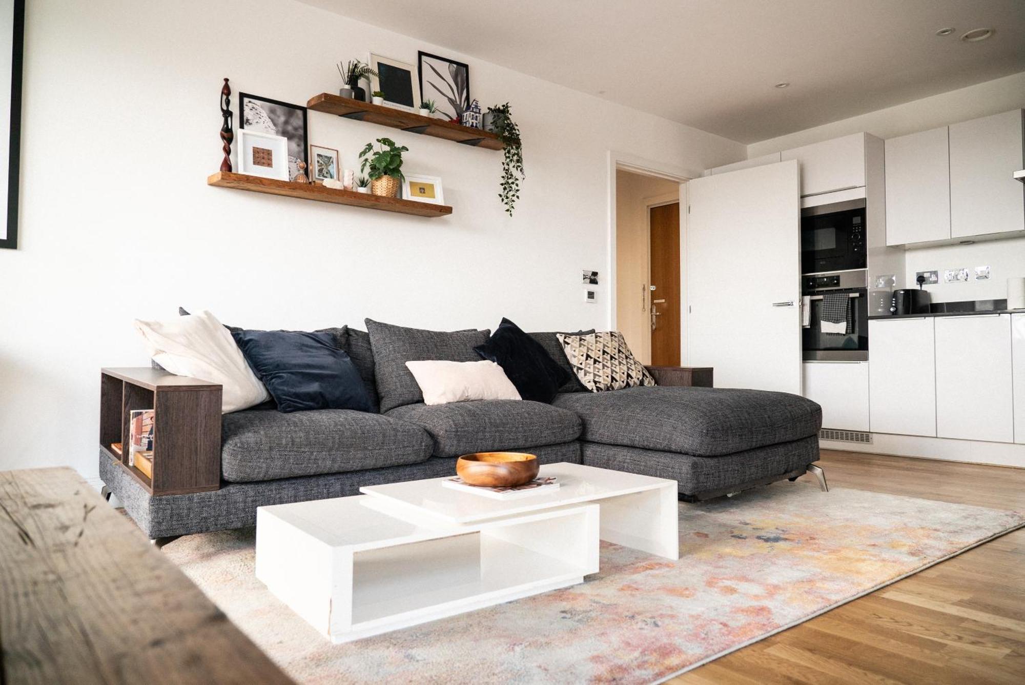 Stunning Riverside View Apartment, Near Canary Wharf & O2 Лондон Экстерьер фото