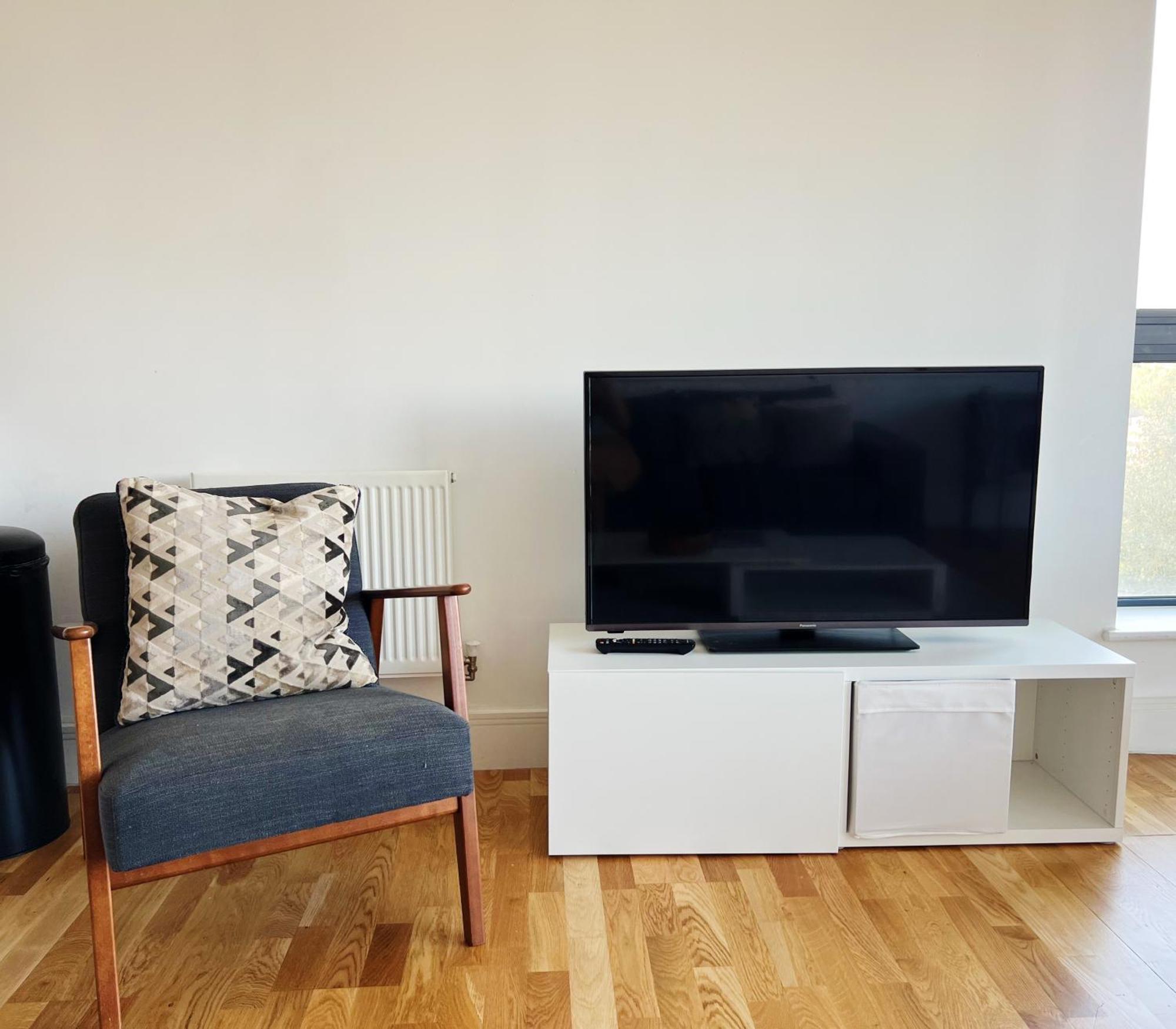 Stunning Riverside View Apartment, Near Canary Wharf & O2 Лондон Экстерьер фото
