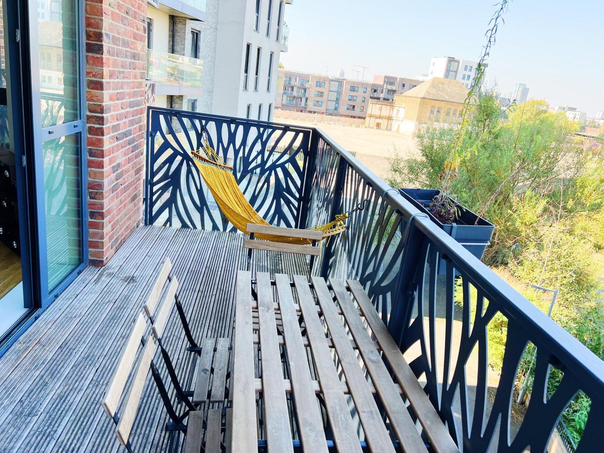 Stunning Riverside View Apartment, Near Canary Wharf & O2 Лондон Экстерьер фото